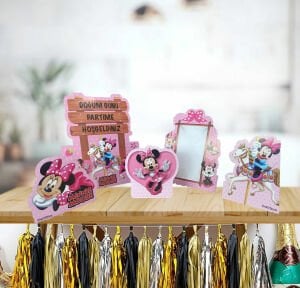 Minnie Mouse Masa Üstü Ayaklı Parti Panosu